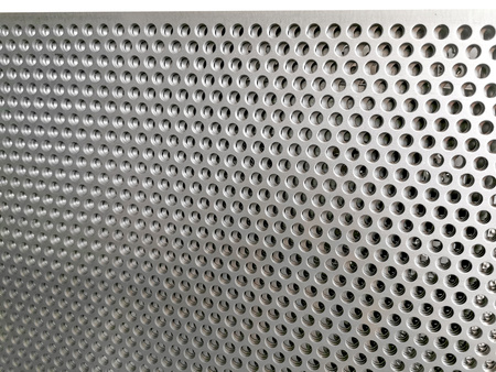 Blacha perforowana SUROWA OCZKO 7 mm PRZERWA 3 mm 200 x 200 mm Rv 7-10 Gr. 1 mm